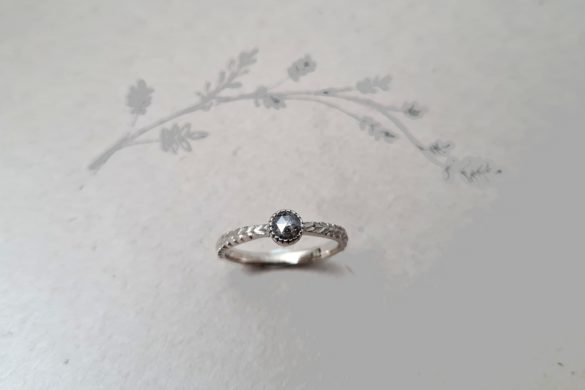 Bague Or blanc diamant poivre et sel