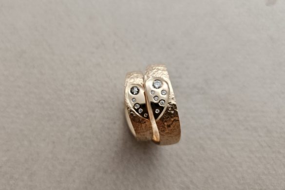 Bijoux Marielle Girardin, Bijoux personnalisés, Or écologique, Neuchâtel, alliances sur-mesure, bagues de fiançailles, créatrice de bijoux, bague, mariage